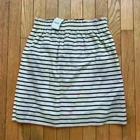 J.Crew Dresses & Skirts - J.Crew Women's Striped Mini Skirt White Size 0 Casual Elastic Waist